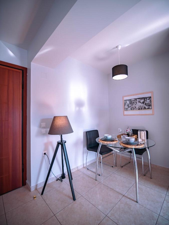 Urban Flat - Central Spot Apartments Volos Luaran gambar